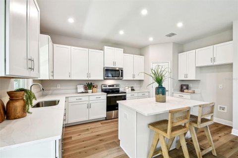 House in Tampa, Florida 4 bedrooms, 223.8 sq.m. № 1152668 - photo 15