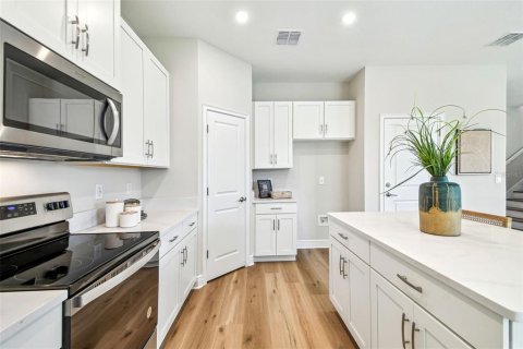 House in Tampa, Florida 4 bedrooms, 223.8 sq.m. № 1152668 - photo 23
