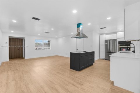 Casa en venta en Hollywood, Florida, 3 dormitorios, 149.94 m2 № 1956988 - foto 9