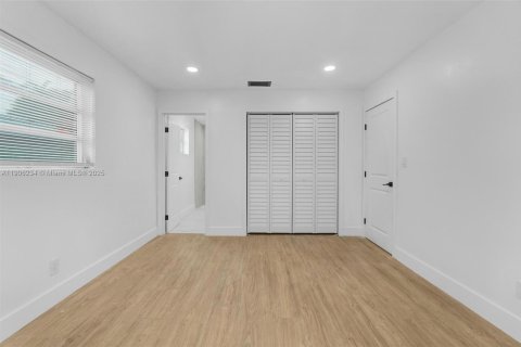 Casa en venta en Hollywood, Florida, 3 dormitorios, 149.94 m2 № 1956988 - foto 15