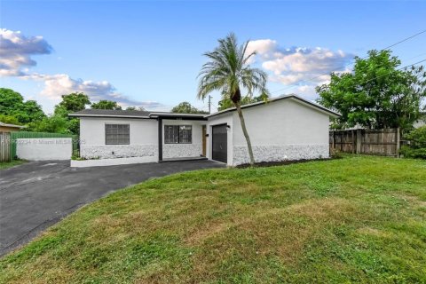 Casa en venta en Hollywood, Florida, 3 dormitorios, 149.94 m2 № 1956988 - foto 4