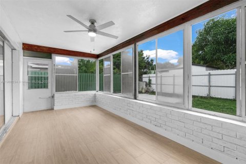 Casa en venta en Hollywood, Florida, 3 dormitorios, 149.94 m2 № 1956988 - foto 30