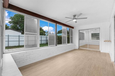 Casa en venta en Hollywood, Florida, 3 dormitorios, 149.94 m2 № 1956988 - foto 29