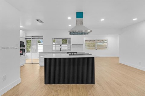 Casa en venta en Hollywood, Florida, 3 dormitorios, 149.94 m2 № 1956988 - foto 10