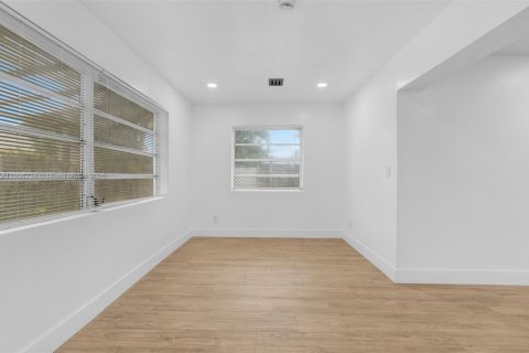 Casa en venta en Hollywood, Florida, 3 dormitorios, 149.94 m2 № 1956988 - foto 25