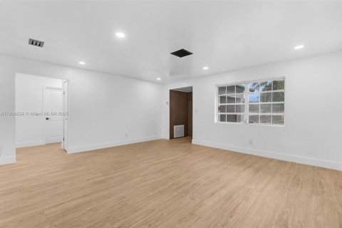 Casa en venta en Hollywood, Florida, 3 dormitorios, 149.94 m2 № 1956988 - foto 24