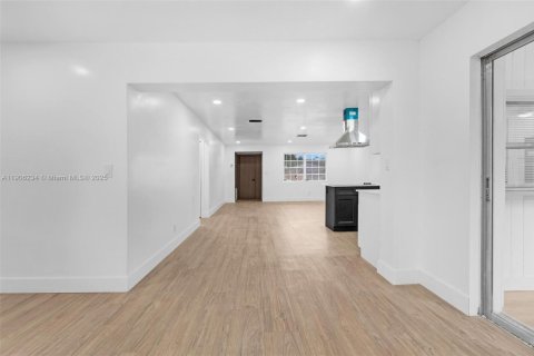 Casa en venta en Hollywood, Florida, 3 dormitorios, 149.94 m2 № 1956988 - foto 5