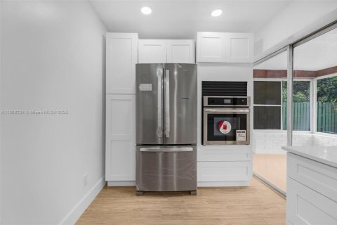 Casa en venta en Hollywood, Florida, 3 dormitorios, 149.94 m2 № 1956988 - foto 12