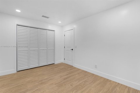 Casa en venta en Hollywood, Florida, 3 dormitorios, 149.94 m2 № 1956988 - foto 27