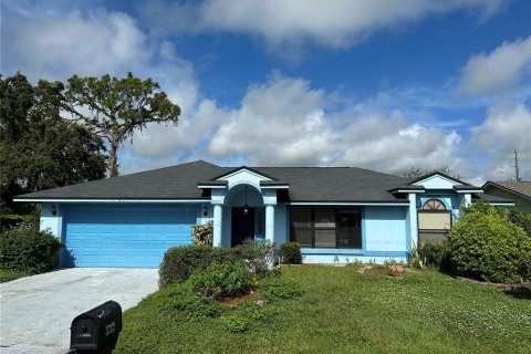 Casa en alquiler en Kissimmee, Florida, 4 dormitorios, 164.16 m2 № 1877356 - foto 1