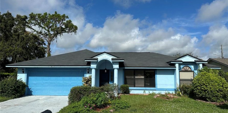 Villa ou maison à Kissimmee, Floride 4 chambres, 164.16 m2 № 1877356