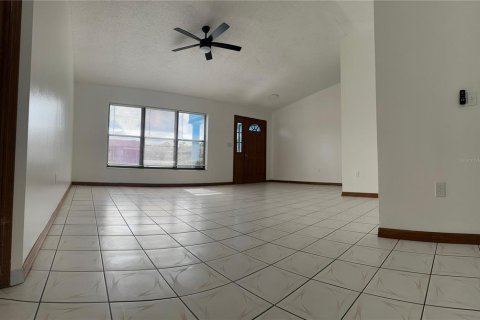 Casa en alquiler en Kissimmee, Florida, 4 dormitorios, 164.16 m2 № 1877356 - foto 5