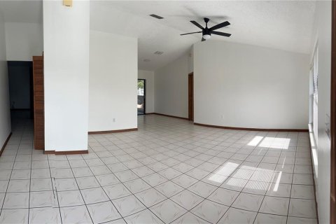 Casa en alquiler en Kissimmee, Florida, 4 dormitorios, 164.16 m2 № 1877356 - foto 7