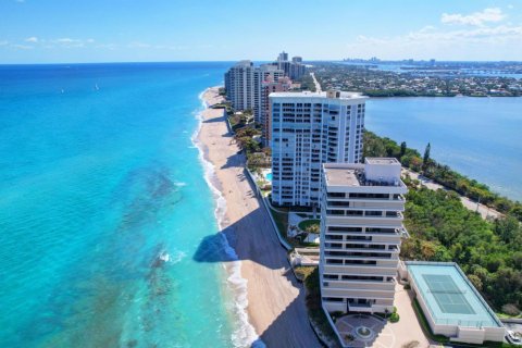 Condo in Riviera Beach, Florida, 2 bedrooms  № 1035854 - photo 1