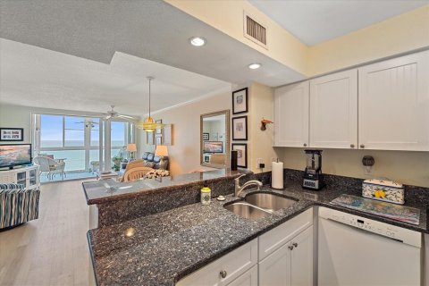 Condo in Venice, Florida, 2 bedrooms  № 1680394 - photo 12