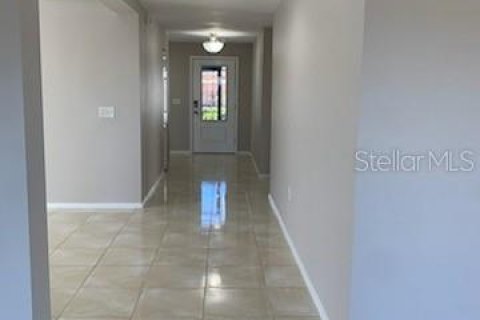 House in Punta Gorda, Florida 3 bedrooms, 176.42 sq.m. № 2155385 - photo 27