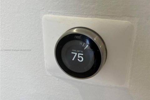 Condominio en alquiler en Miami Beach, Florida, 2 dormitorios, 103.12 m2 № 1949409 - foto 8