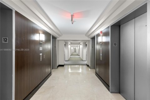 Condominio en alquiler en Miami Beach, Florida, 2 dormitorios, 103.12 m2 № 1949409 - foto 24