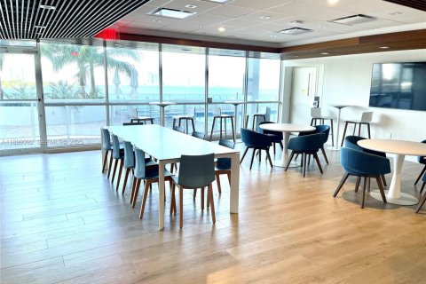 Condominio en alquiler en Miami Beach, Florida, 2 dormitorios, 103.12 m2 № 1949409 - foto 27