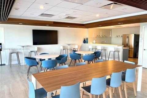 Condominio en alquiler en Miami Beach, Florida, 2 dormitorios, 103.12 m2 № 1949409 - foto 14