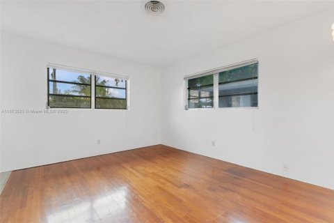 Villa ou maison à vendre à Oakland Park, Floride: 3 chambres, 125.6 m2 № 1898307 - photo 16