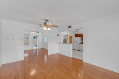 Villa ou maison à vendre à Oakland Park, Floride: 3 chambres, 125.6 m2 № 1898307 - photo 7