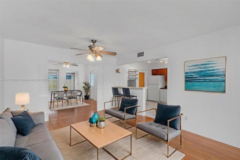 Villa ou maison à vendre à Oakland Park, Floride: 3 chambres, 125.6 m2 № 1898307 - photo 6