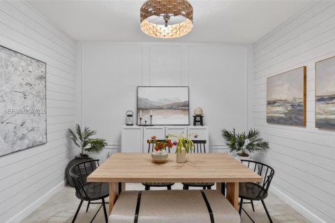 Townhouse in Hialeah, Florida 3 bedrooms, 158.68 sq.m. № 2042355 - photo 4