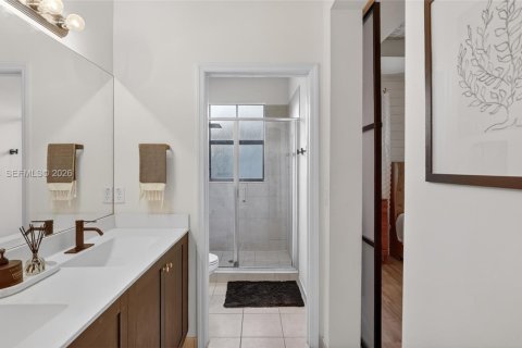 Townhouse in Hialeah, Florida 3 bedrooms, 158.68 sq.m. № 2042355 - photo 11