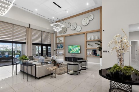 Townhouse in Hialeah, Florida 3 bedrooms, 158.68 sq.m. № 2042355 - photo 16