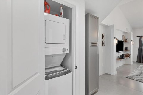 Villa ou maison à louer à Bradenton, Floride: 2 chambres, 103.96 m2 № 2103517 - photo 15