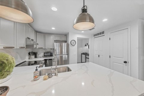 Villa ou maison à louer à Bradenton, Floride: 2 chambres, 103.96 m2 № 2103517 - photo 14