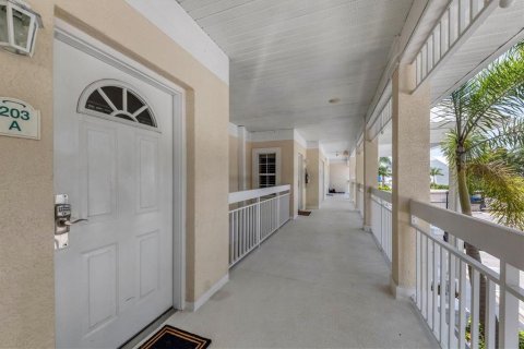 Villa ou maison à louer à Bradenton, Floride: 2 chambres, 103.96 m2 № 2103517 - photo 2