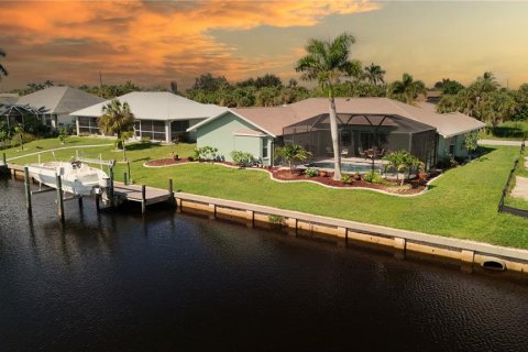 Casa en venta en Port Charlotte, Florida, 4 dormitorios, 228.26 m2 № 1906694 - foto 5