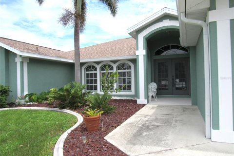 Casa en venta en Port Charlotte, Florida, 4 dormitorios, 228.26 m2 № 1906694 - foto 3