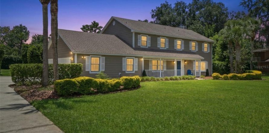 House in Longwood, Florida 4 bedrooms, 257.53 sq.m. № 2225446