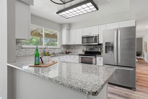 House in Longwood, Florida 4 bedrooms, 257.53 sq.m. № 2225446 - photo 10