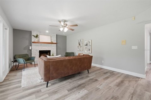 House in Longwood, Florida 4 bedrooms, 257.53 sq.m. № 2225446 - photo 22