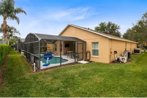 House in Clermont, Florida 5 bedrooms, 154.4 sq.m. № 1866497 - photo 2