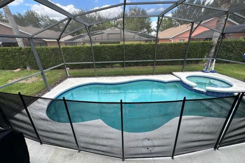 House in Clermont, Florida 5 bedrooms, 154.4 sq.m. № 1866497 - photo 4