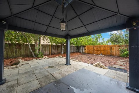 House in Largo, Florida 3 bedrooms, 130.06 sq.m. № 1913097 - photo 23