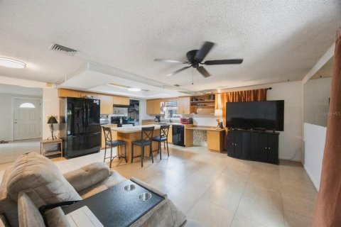House in Largo, Florida 3 bedrooms, 130.06 sq.m. № 1913097 - photo 21