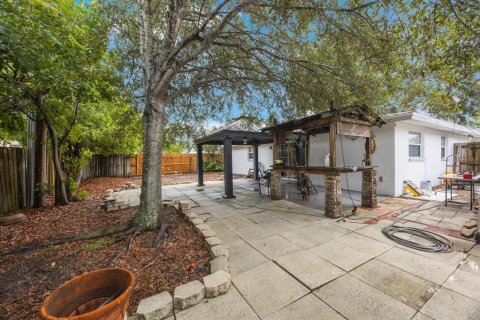 House in Largo, Florida 3 bedrooms, 130.06 sq.m. № 1913097 - photo 26