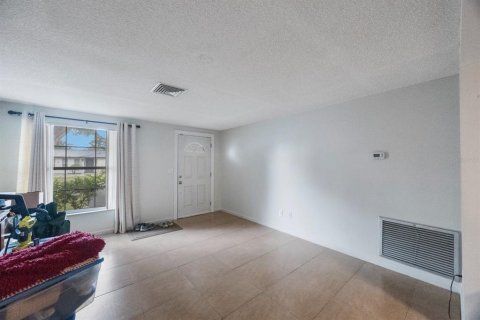 House in Largo, Florida 3 bedrooms, 130.06 sq.m. № 1913097 - photo 5