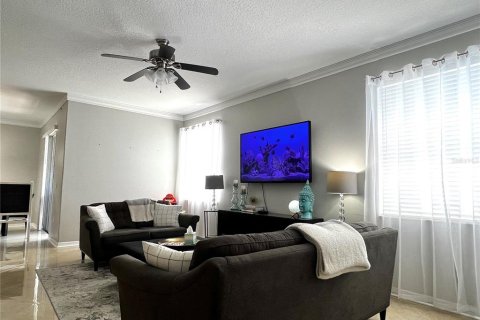House in Tampa, Florida 5 bedrooms, 275.73 sq.m. № 2234529 - photo 8