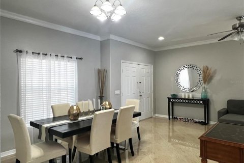 House in Tampa, Florida 5 bedrooms, 275.73 sq.m. № 2234529 - photo 6