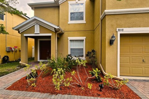 House in Tampa, Florida 5 bedrooms, 275.73 sq.m. № 2234529 - photo 2