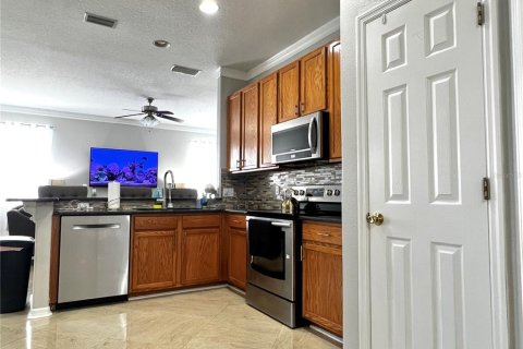 House in Tampa, Florida 5 bedrooms, 275.73 sq.m. № 2234529 - photo 5