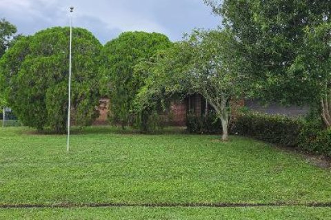 Casa en Port St. Lucie, Florida 3 dormitorios, 157 m2 № 2362033