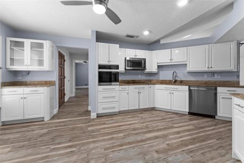 Casa en venta en Lake Mary, Florida, 4 dormitorios, 189.43 m2 № 1655117 - foto 16